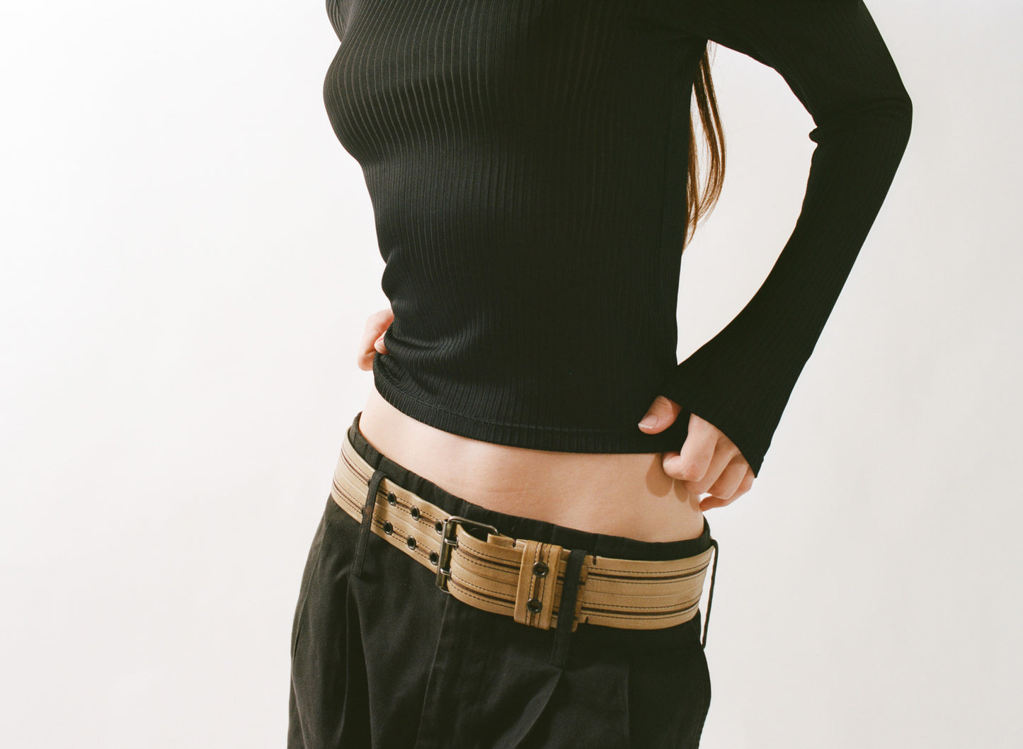 LAUVNECKLONGSLEEVE_AYOON